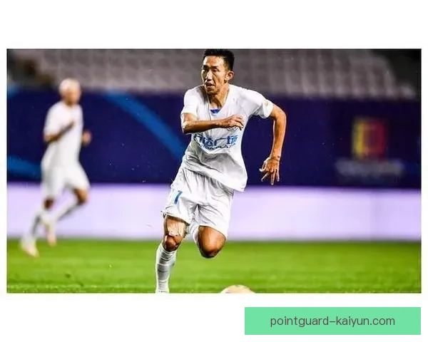 库尔图瓦反应速度分析显示其在赛季中表现稳健，成为球队防线的重要支柱。